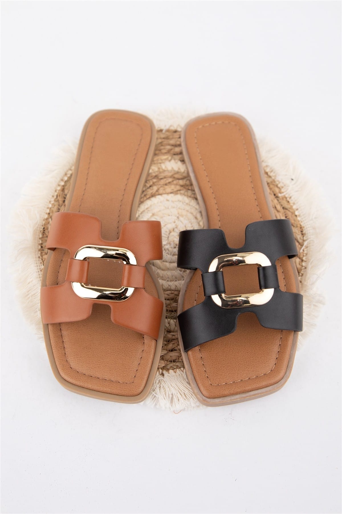 Women's Luxe Link square toe flat slide sandals in black and gold