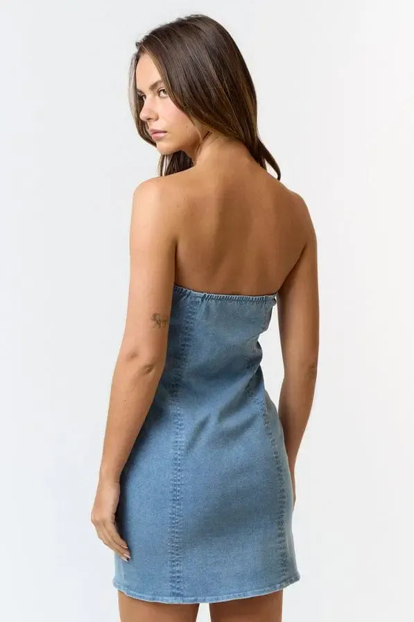Light blue denim dress detail - Epicplacess