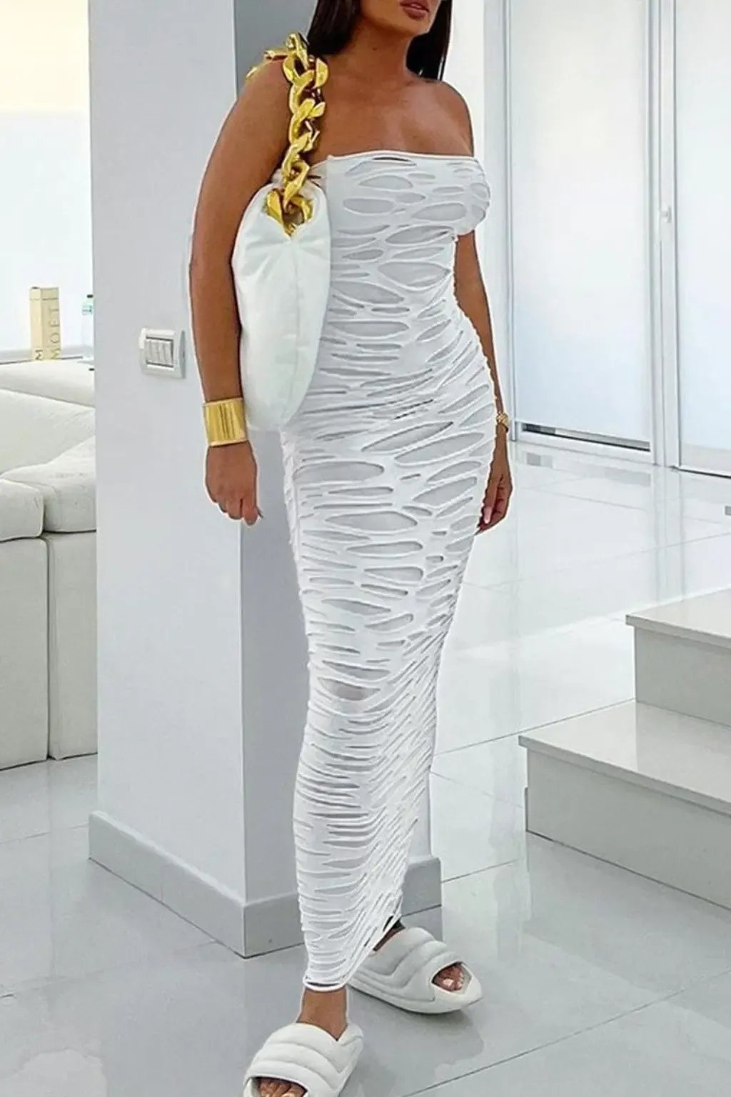 White dress outfit view - Epicplacess