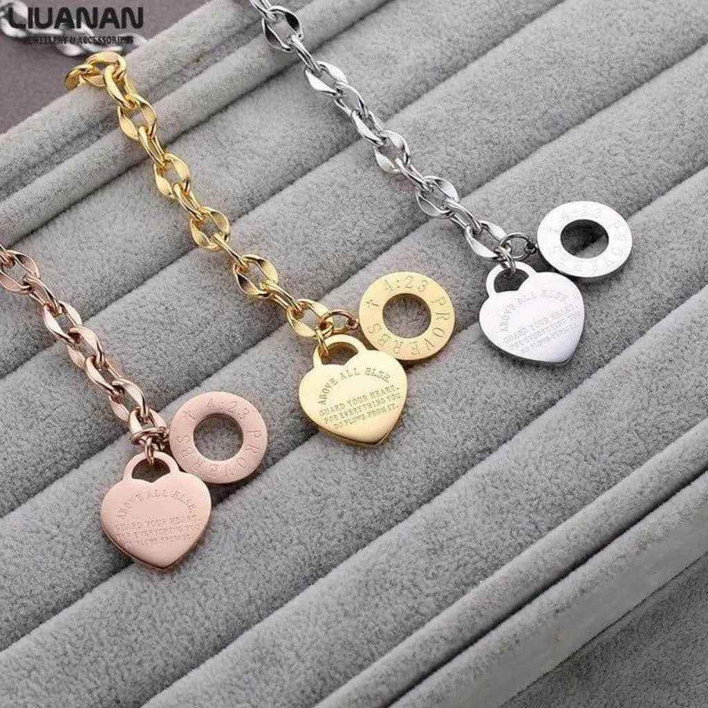 Heart bracelet product view - Epicplacess