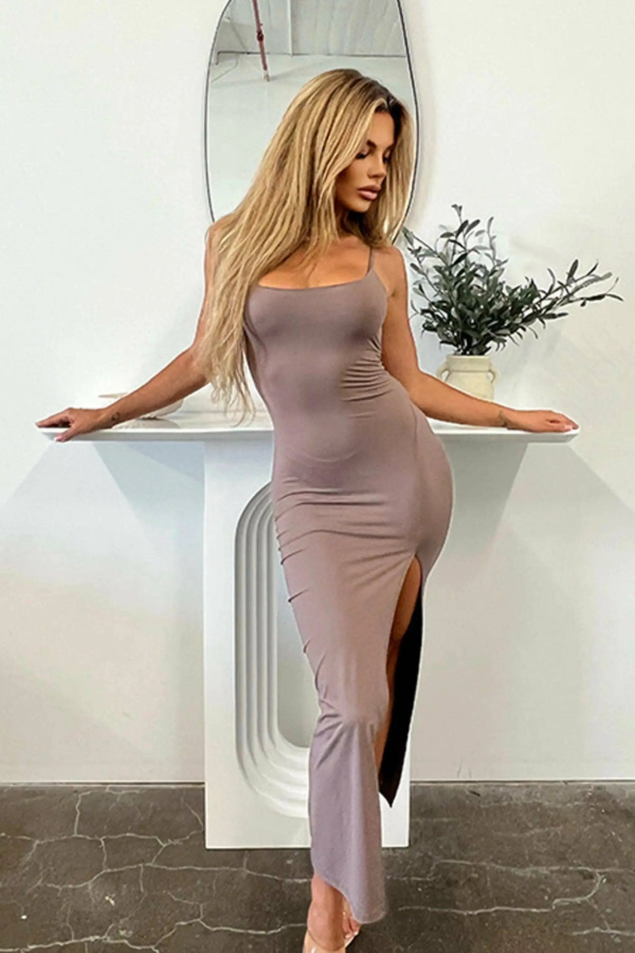 Luxe Smooth maxi dress detail view - Epicplacess