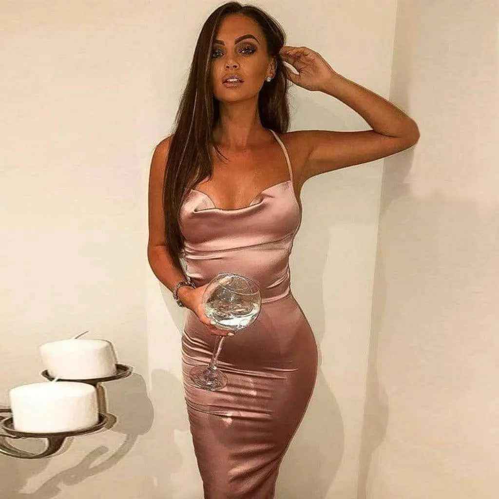 Ruched and ready midi dress front view - Epicplacess