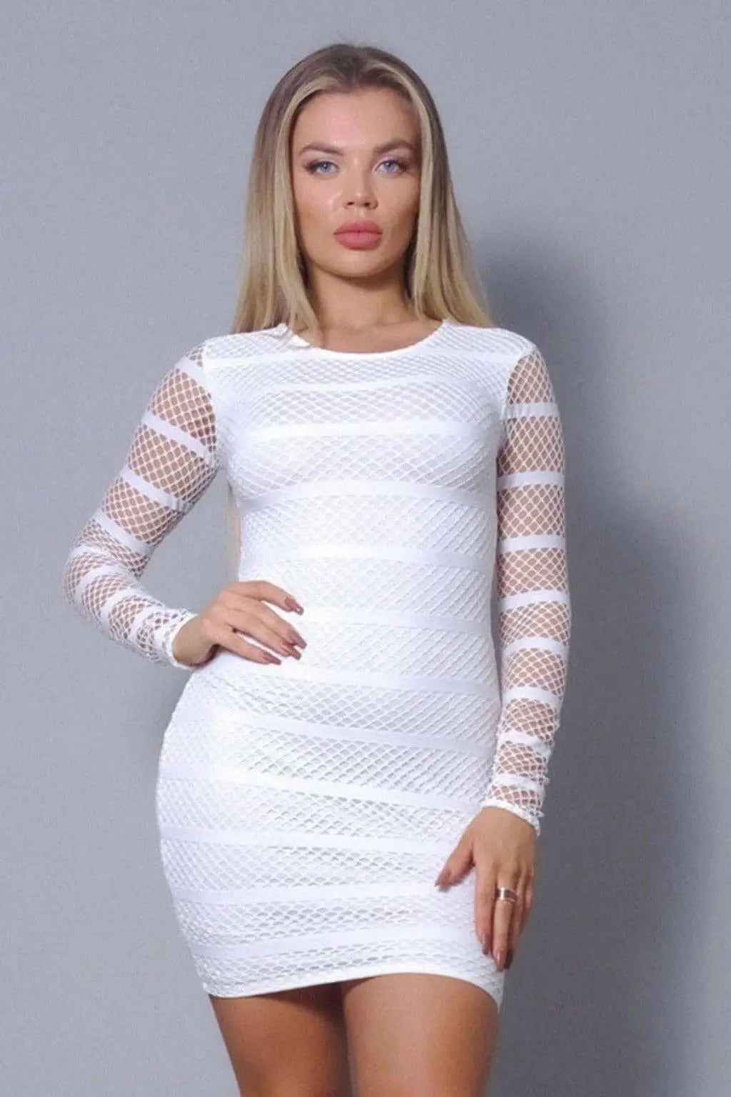 Bell sleeve dress detail - Epicplacess