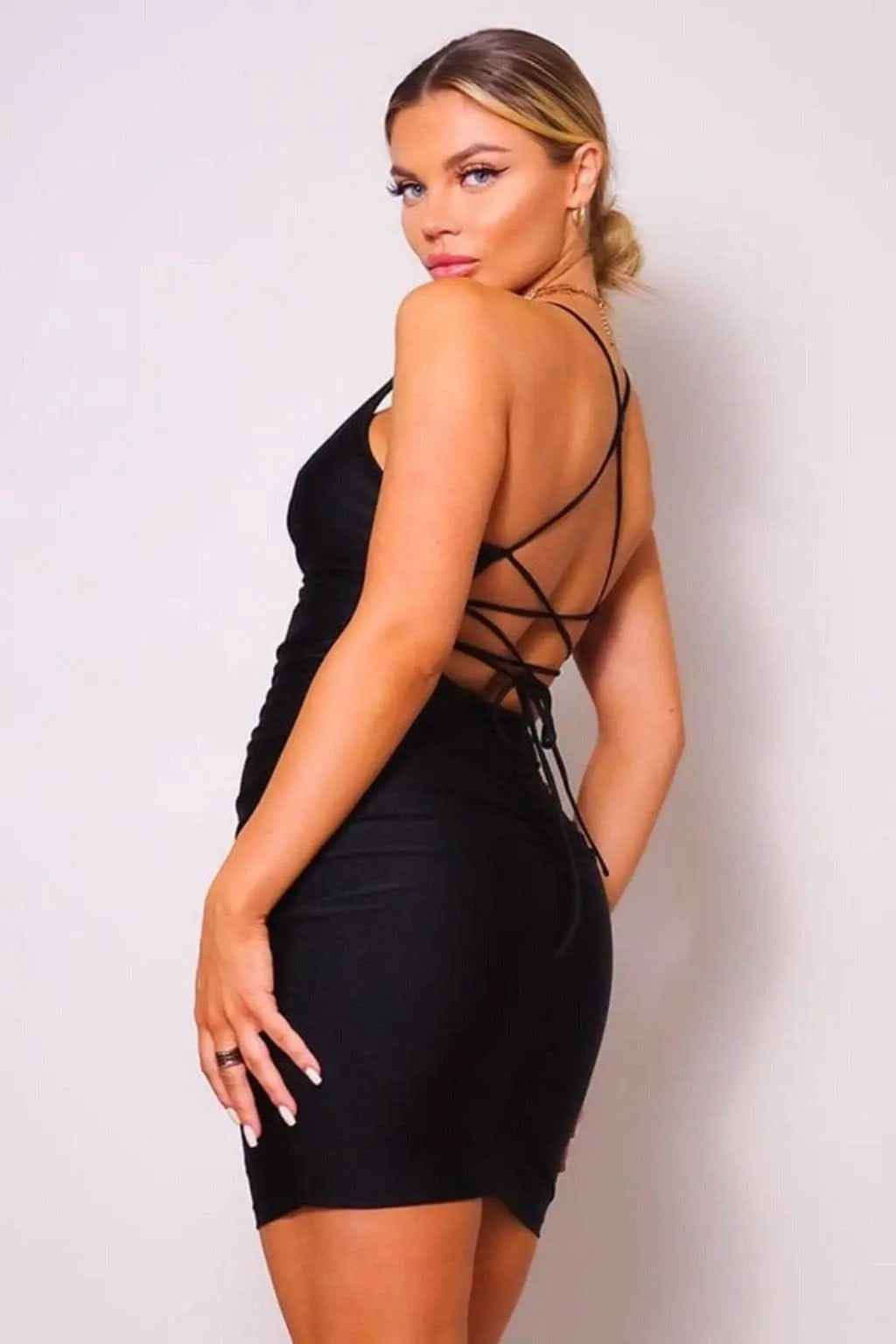 Black mini dress outfit view - Epicplacess