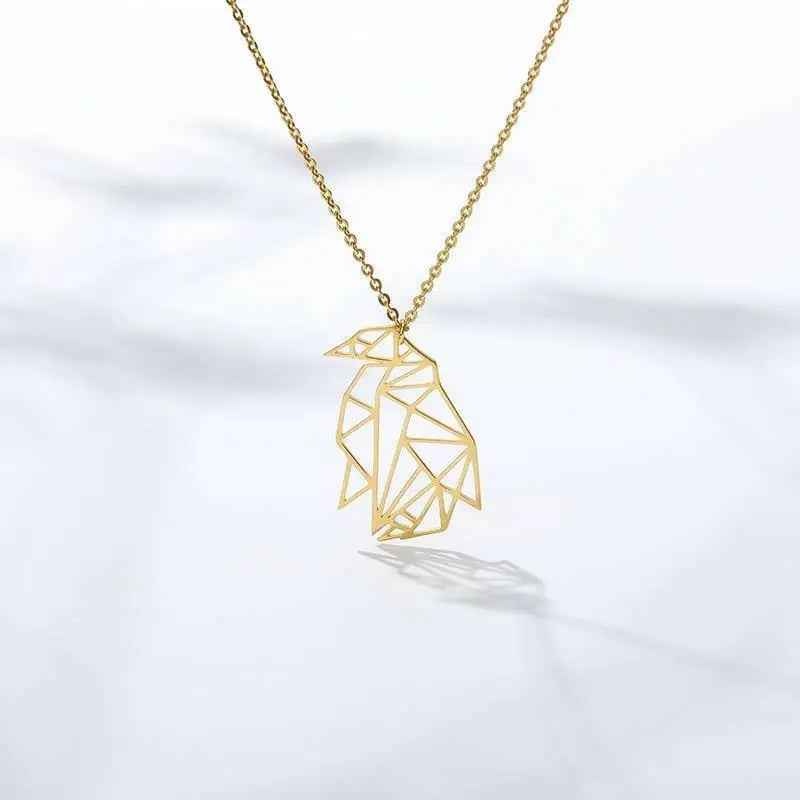 Penguin pendant necklace front view - Epicplacess