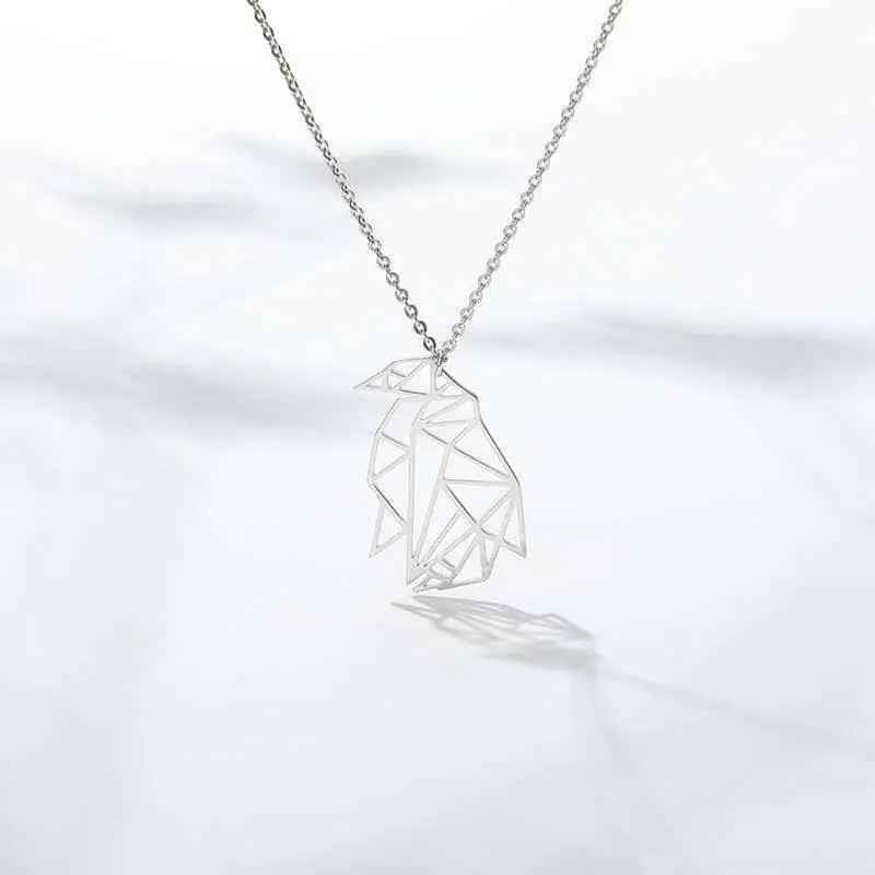 Penguin pendant necklace detail - Epicplacess
