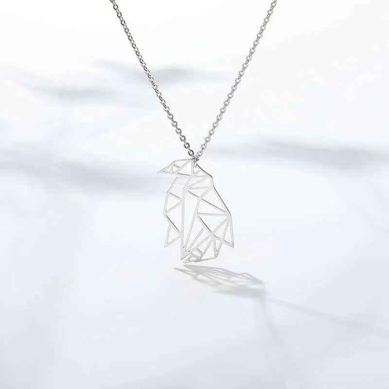 Penguin pendant necklace detail - Epicplacess