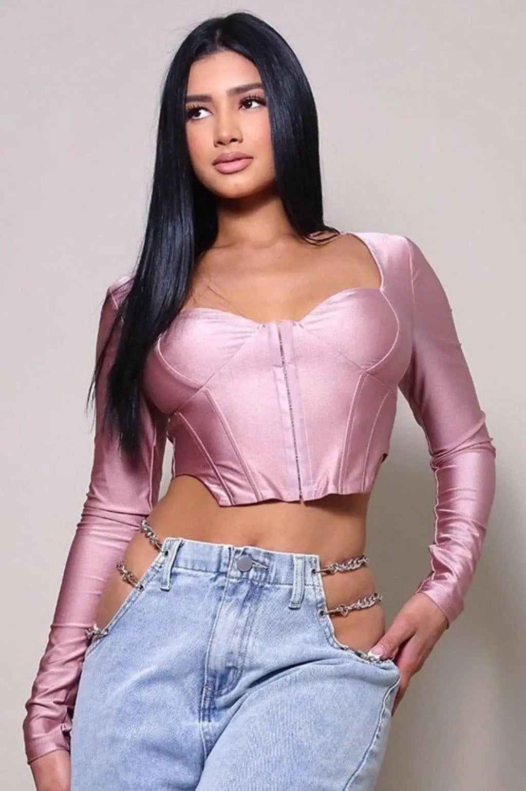 White corset top detail - Epicplacess