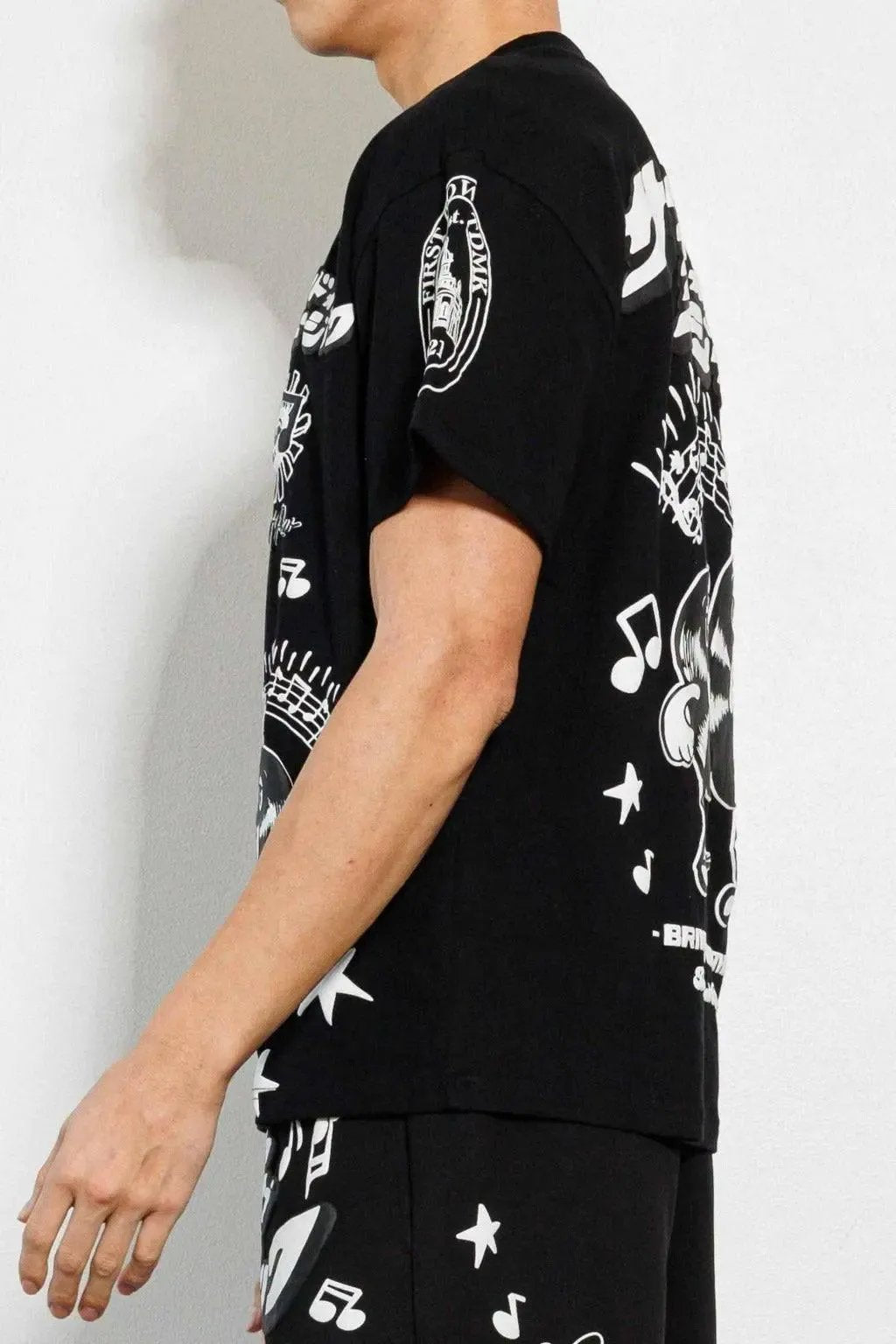 Graphic tee front view - Epicplacess