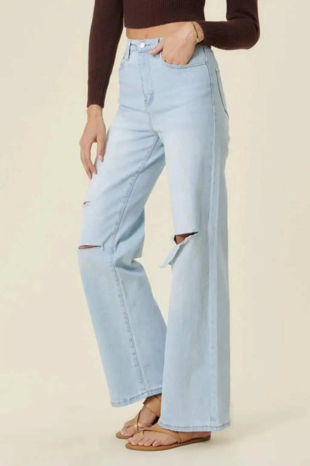Wide-leg ripped jeans final view - Epicplacess