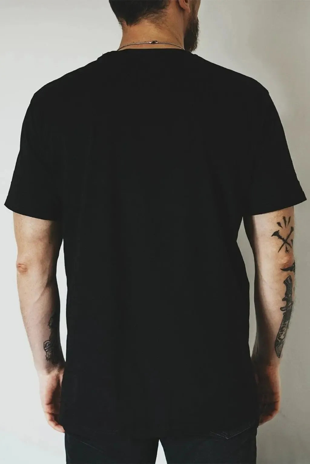 White tee outfit view - Epicplacess