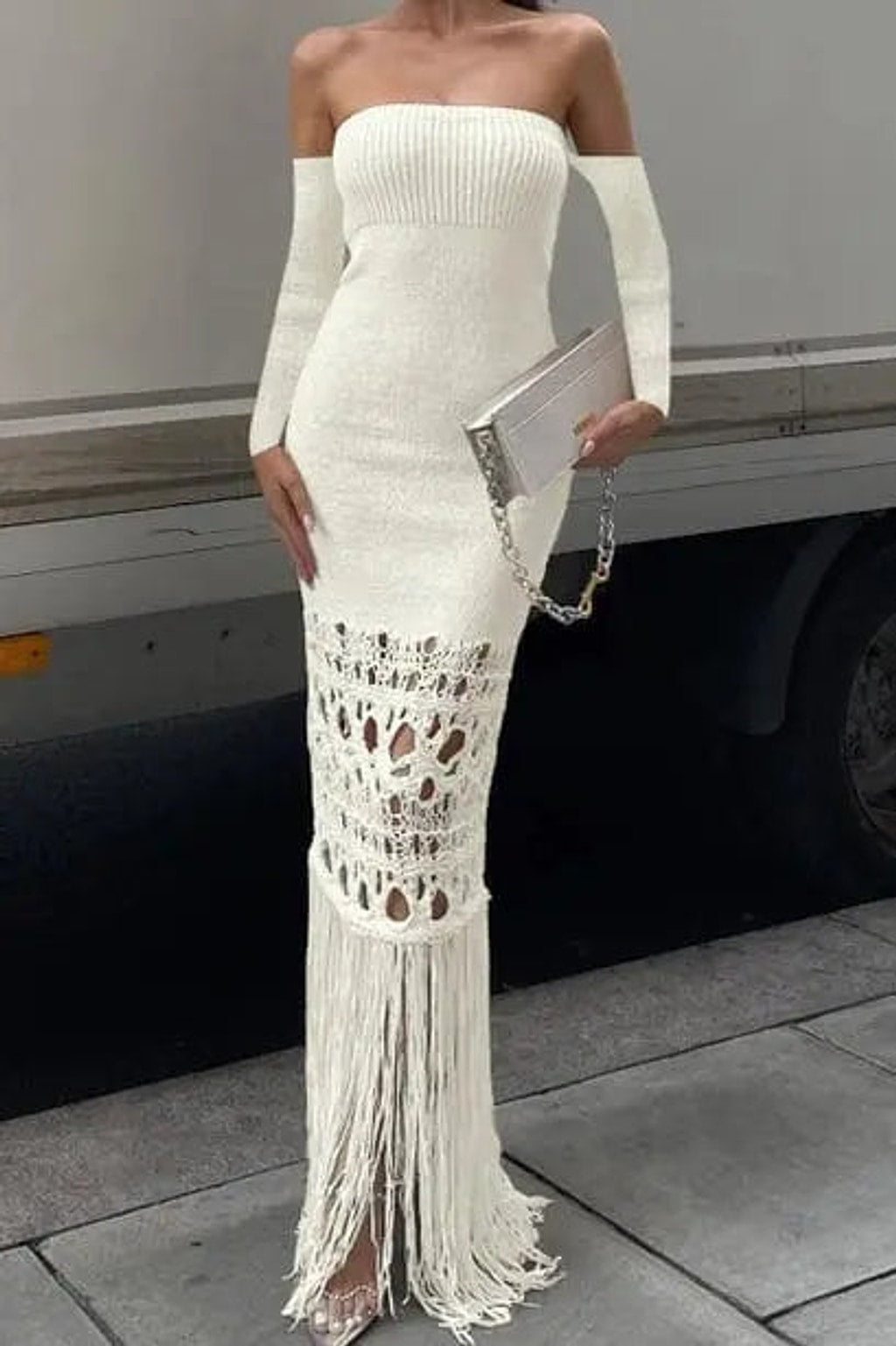 Tassel Away white maxi dress detail - Epicplacess