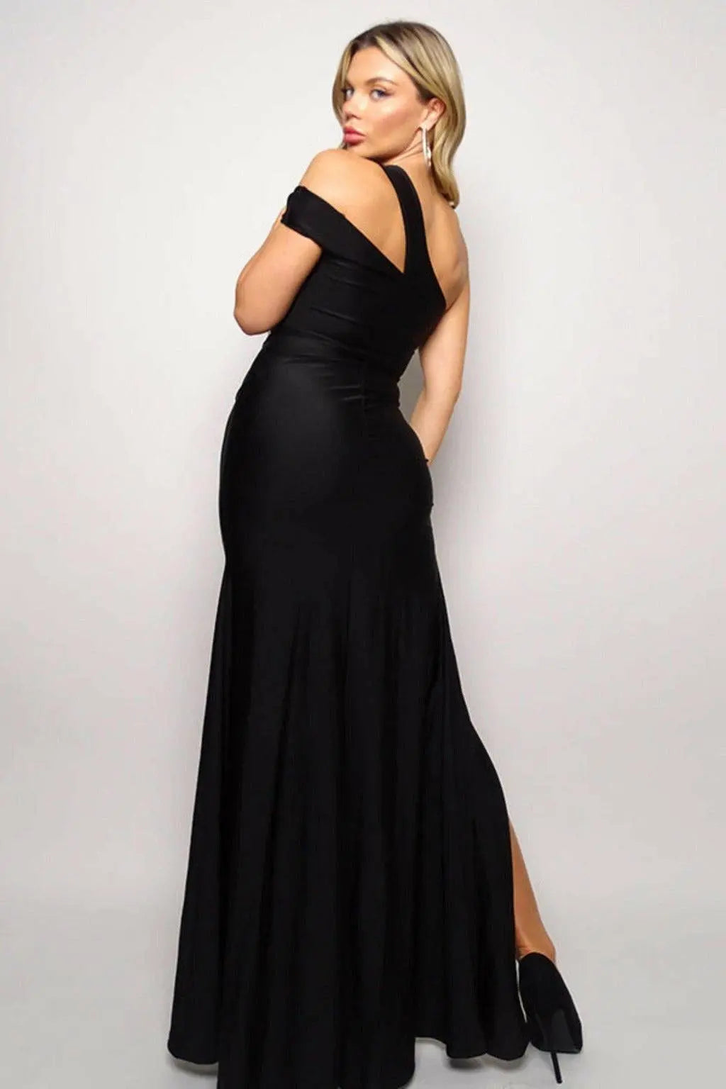 Raina slitted One Shoulder Maxi Dress Dress Epicplacess   